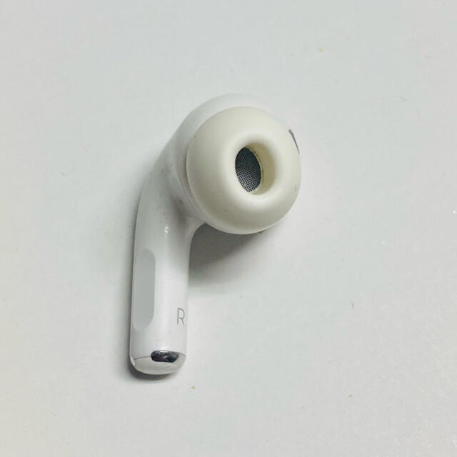 Apple(アップル)のApple AirPods Pro 本体 右耳【R】片耳 正規品 純正品 スマホ/家電/カメラのオーディオ機器(ヘッドフォン/イヤフォン)の商品写真