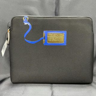 マークバイマークジェイコブス(MARC BY MARC JACOBS)の新品MARC BY MARC JACOBSマークジェイコブス　マルチポーチ(ポーチ)