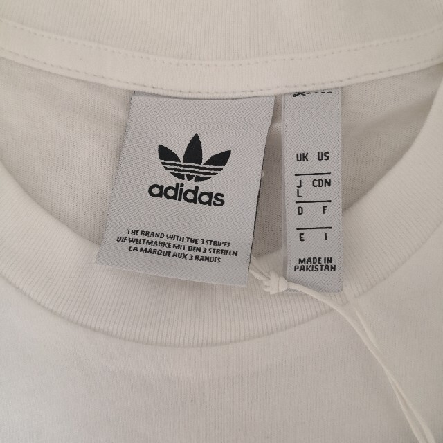 adidas(アディダス)の新品 adidas tシャツ ホワイト アディダス tee メンズのトップス(Tシャツ/カットソー(半袖/袖なし))の商品写真