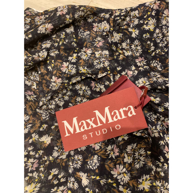 Max Mara(マックスマーラ)のmax mara studio 高級シルクシャツ レディースのトップス(シャツ/ブラウス(長袖/七分))の商品写真