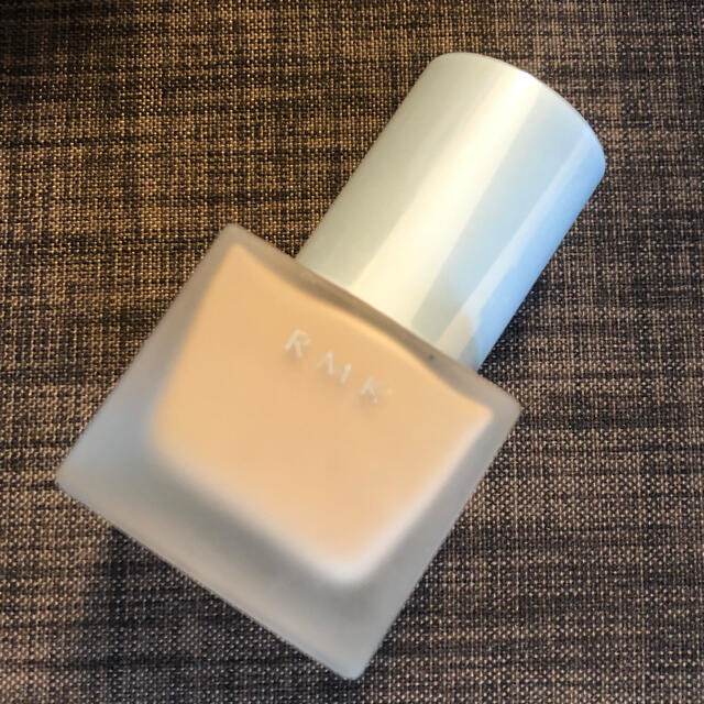 RMK(アールエムケー)のRMK リクイドファンデーション 103  コスメ/美容のベースメイク/化粧品(ファンデーション)の商品写真