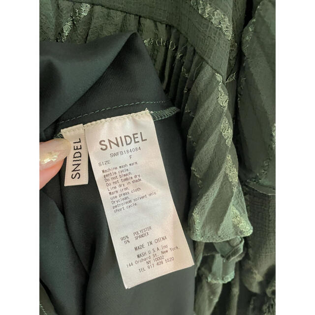 SNIDEL(スナイデル)のsnidelスナイデル　フリルチュニックブラウス シャツ・ブラウス・ワンピース レディースのワンピース(ひざ丈ワンピース)の商品写真