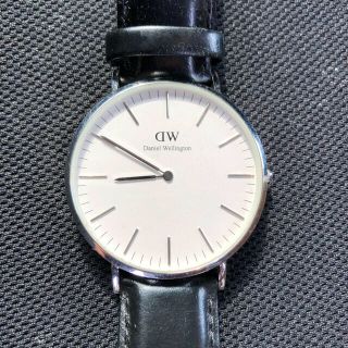 ダニエルウェリントン(Daniel Wellington)のダニエルウェリントン　40mm 0206DW 黒革ベルト　おまけ付き(腕時計(アナログ))