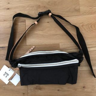 ユナイテッドアローズ(UNITED ARROWS)の【NIne Tailor】SUPLICITY WAIST BAG 新品未使用(ボディバッグ/ウエストポーチ)