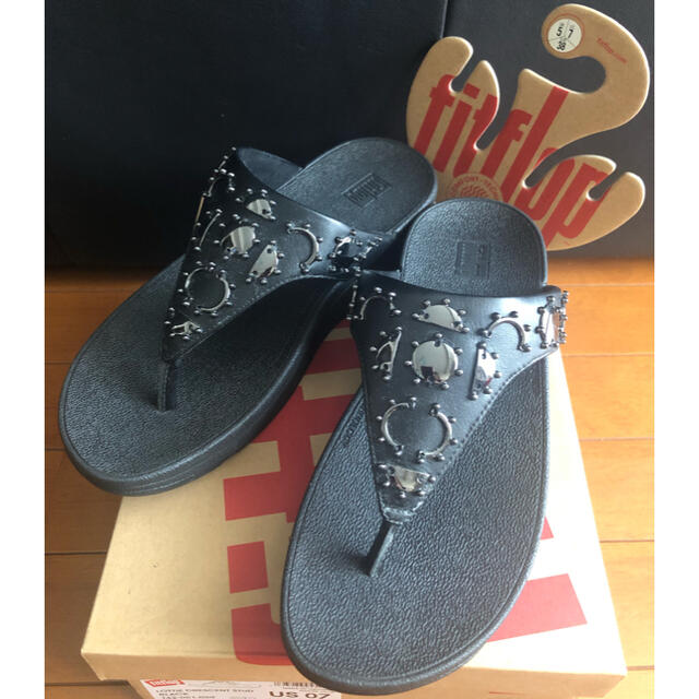 ★新品未使用★ fitflop フィットフロップ　スタッズ　サンダル　US7