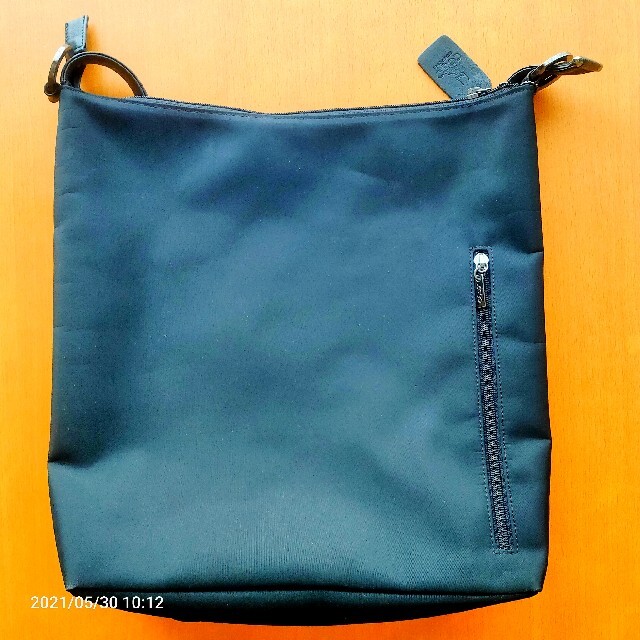 COBOチャー厶ポーチ付ショルダーバッグ レディースのバッグ(ショルダーバッグ)の商品写真