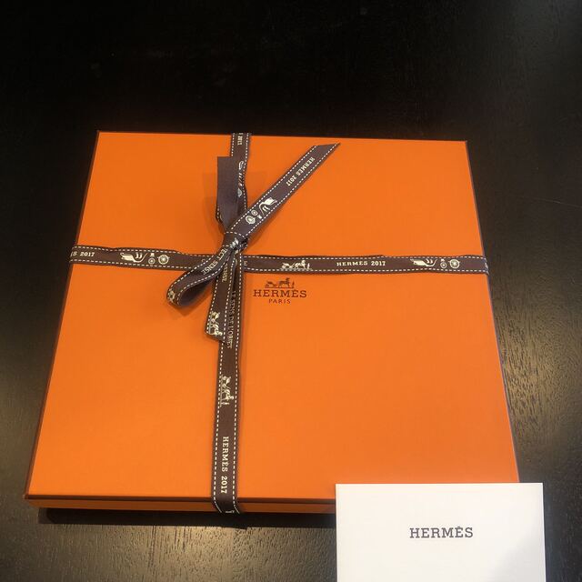 Hermes(エルメス)の【新品未使用　タグ付き】エルメス　スカーフ　カレ　90 ツイリー　オレンジ ハンドメイドのファッション小物(スカーフ)の商品写真