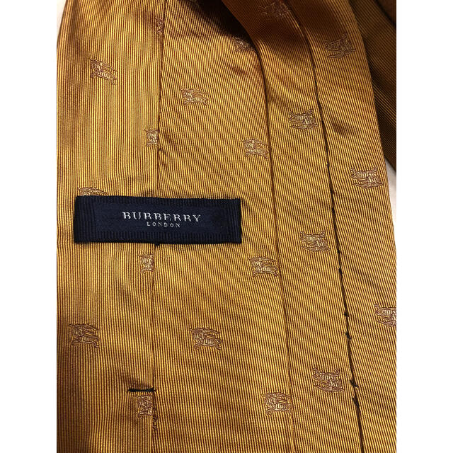 BURBERRY(バーバリー)の【正規品】BURBERRY バーバリー　ネクタイ　金色 メンズのファッション小物(ネクタイ)の商品写真