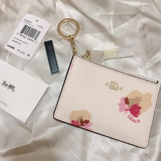 コーチ(COACH)の𓊆 新品 正規品 COACH 花柄 パスケース 𓊇 (パスケース/IDカードホルダー)