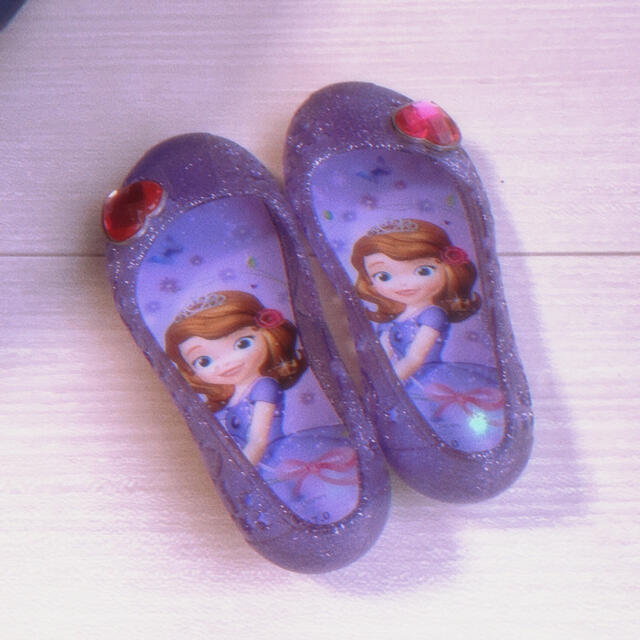 Disney(ディズニー)のソフィア　光るサンダル キッズ/ベビー/マタニティのキッズ靴/シューズ(15cm~)(サンダル)の商品写真