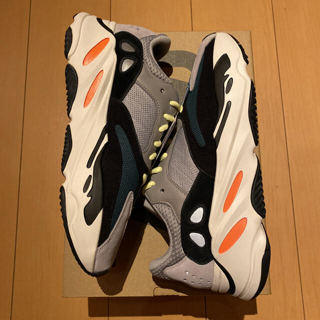 adidas(アディダス)の国内正規品　新品未使用　adidas yeezy boost 700 27cm メンズの靴/シューズ(スニーカー)の商品写真