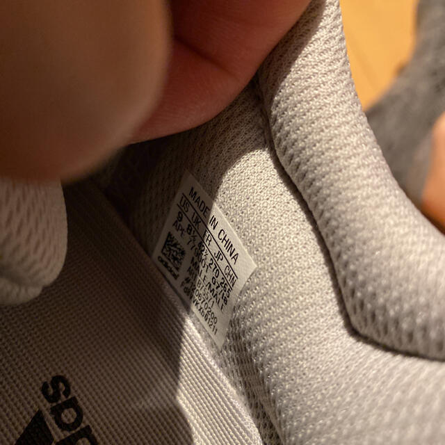 adidas(アディダス)の国内正規品　新品未使用　adidas yeezy boost 700 27cm メンズの靴/シューズ(スニーカー)の商品写真
