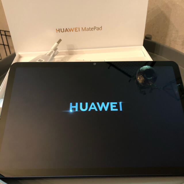 HUAWEI(ファーウェイ)のHUAWEIMATEPAD wi-fi 64GBモデルBAH3-W59 スマホ/家電/カメラのPC/タブレット(タブレット)の商品写真