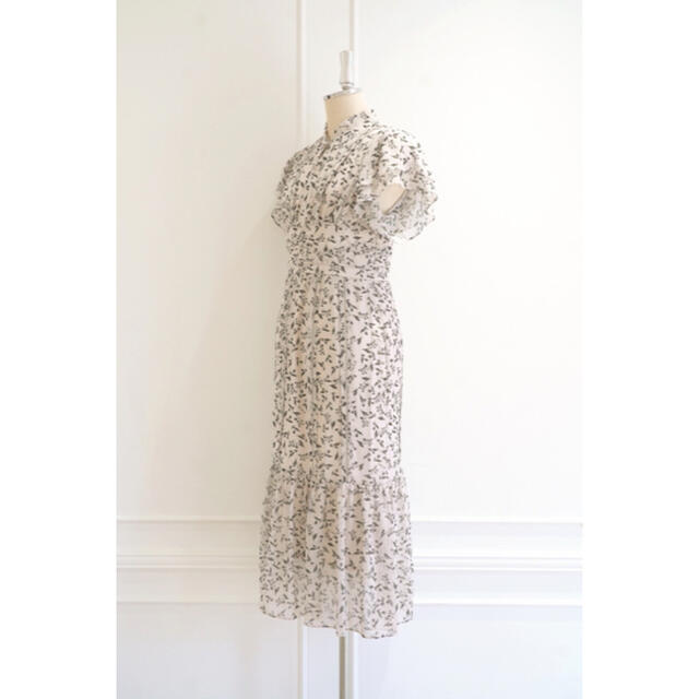 Her lip to Muguet-printed Romantic Dress