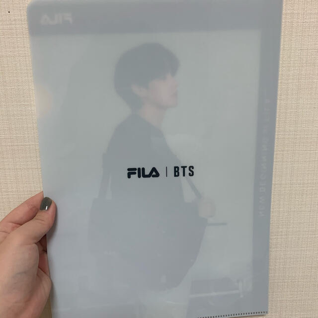 FILA(フィラ)のようこ様専用BTS×Right-onコラボファイル　テテ エンタメ/ホビーのCD(K-POP/アジア)の商品写真