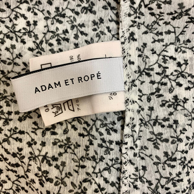 Adam et Rope'(アダムエロぺ)の【ADAM ET ROPE'  】小花柄ティアードスリーブブラウス レディースのトップス(シャツ/ブラウス(半袖/袖なし))の商品写真