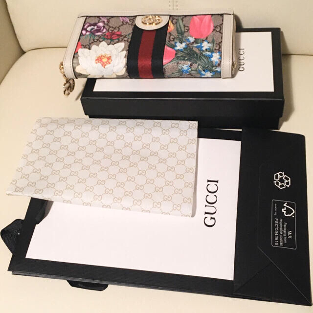 Gucci(グッチ)の正規品☆GUCCI【オフィディア】GGフローラジップアラウンドウォレット レディースのファッション小物(財布)の商品写真