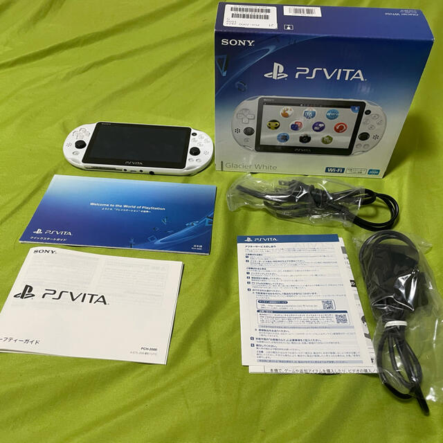 SONY PlayStationVITA 本体  PCH-2000 ZA22ゲームソフトゲーム機本体