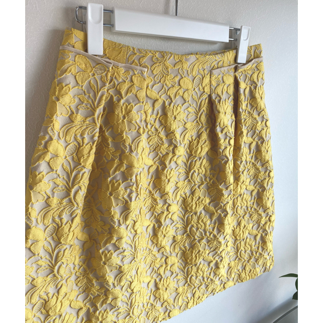 Ballsey(ボールジィ)のボールジィ 花柄スカート フラワースカート 黄色 トゥモローランド レディースのスカート(ひざ丈スカート)の商品写真