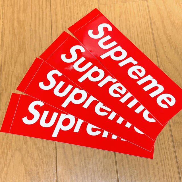 Supreme(シュプリーム)の人気のsupremeステッカー4枚セット 自動車/バイクのバイク(ステッカー)の商品写真