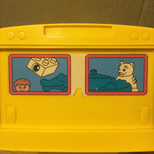 レゴ　デュプロ   黄色いバス　バス　おもちゃ箱 4