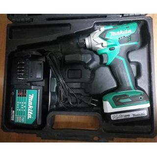 マキタ(Makita)の美品 マキタ Makita  M697DSX インパクトドライバー(工具/メンテナンス)