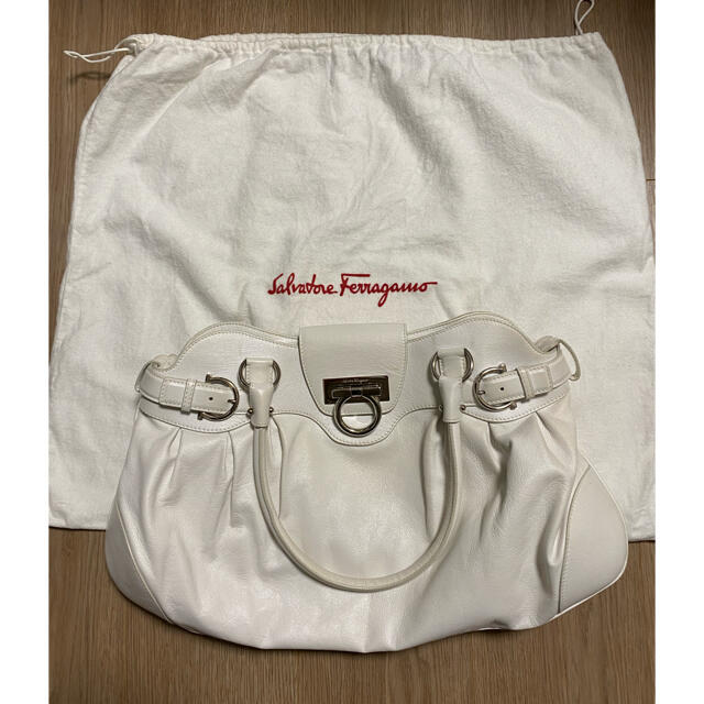 Ferragamo(フェラガモ)のフェラガモ　マリッサ　白　 レディースのバッグ(ハンドバッグ)の商品写真