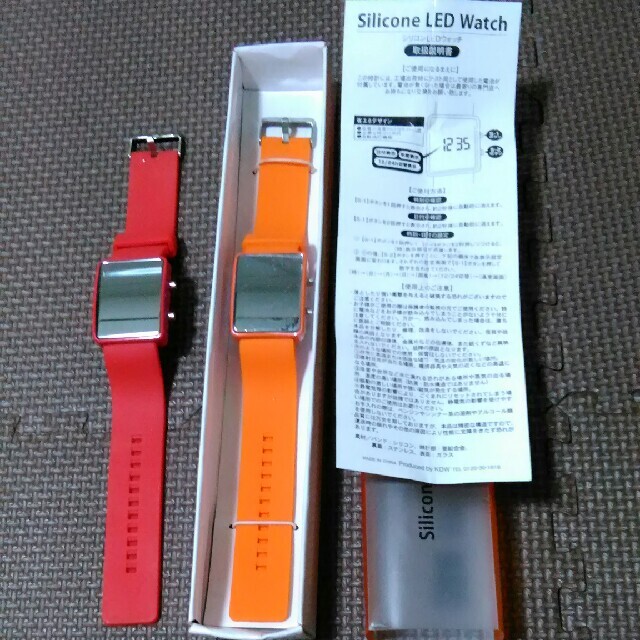 腕時計　オレンジ　デジタル表示　新品 + 腕時計　赤　デジタル表示　中古 レディースのファッション小物(腕時計)の商品写真