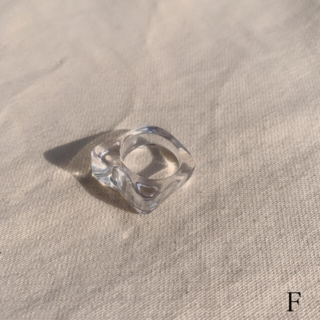SALE❗️アクリルリング　F #P70 レディースのアクセサリー(リング(指輪))の商品写真