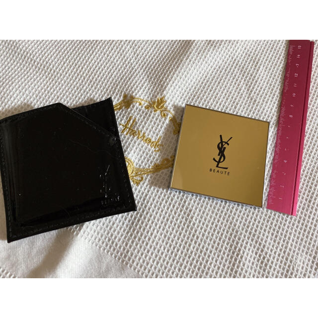 Yves Saint Laurent Beaute(イヴサンローランボーテ)のイブサンローラン ノベルティ 鏡 ミラー レディースのファッション小物(ミラー)の商品写真