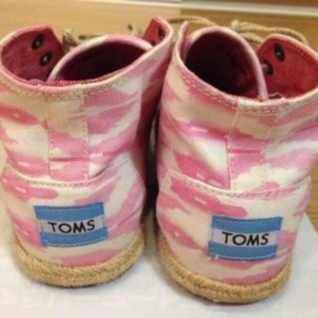 TOMS(トムズ)の春夏用　美品☆トムズ　24cmスニーカー　軽くて履き心地がよい レディースの靴/シューズ(スニーカー)の商品写真