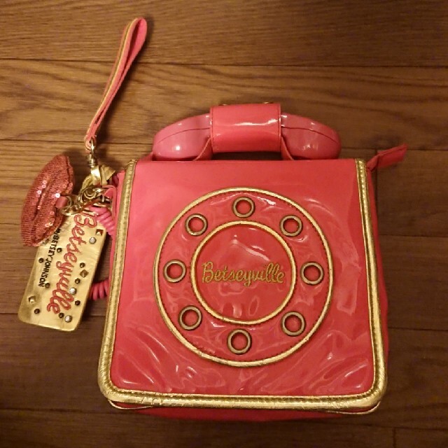 Betsey Johnson ベッツィ ジョンソン　telephone bag