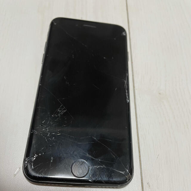 iPhone8 simロック解除済み