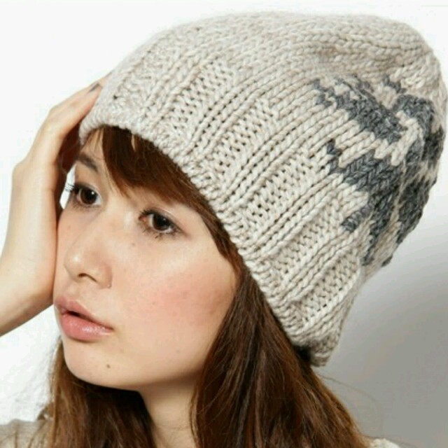 BEAMS(ビームス)の★ RayBEAMS 「BETTINA 雪柄キャップ」 レディースの帽子(ニット帽/ビーニー)の商品写真