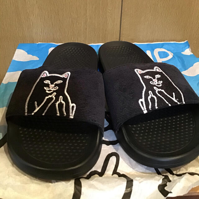 新品未使用　RIPNDIP  サンダル　ブラック　猫柄 メンズの靴/シューズ(サンダル)の商品写真