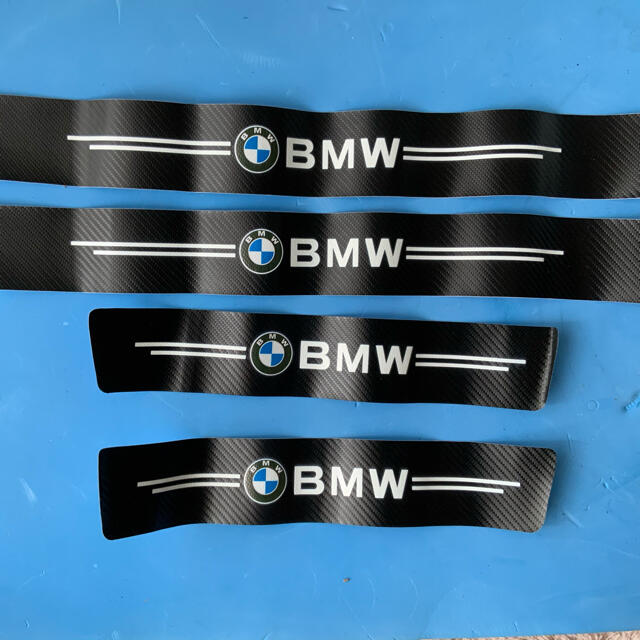 BMWエンブレム入りステップガード保護フィルム(4枚セット) 自動車/バイクの自動車(車外アクセサリ)の商品写真
