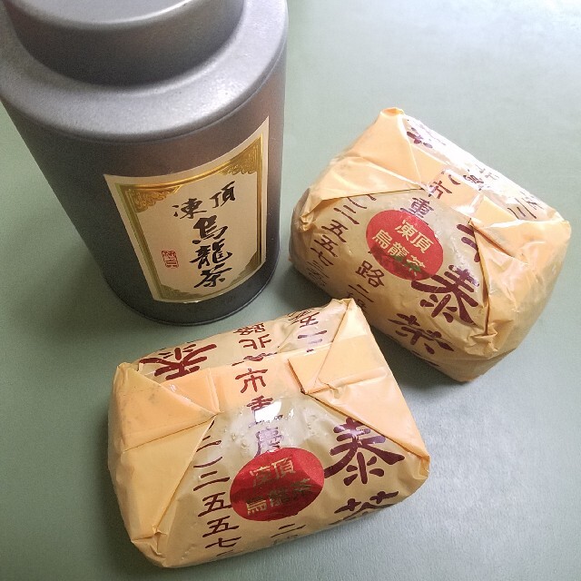 台湾産 凍頂烏龍茶 茶葉300g（150g×2袋）缶付き お土産 台湾茶 青茶 | フリマアプリ ラクマ