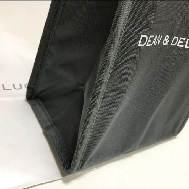 DEAN & DELUCA(ディーンアンドデルーカ)のDEAN&DELUCA保冷バッググレー Ｓ エコバッグクーラーバッグランチバッグ レディースのバッグ(エコバッグ)の商品写真