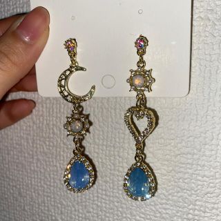 韓国　ストーン　ピアス　月　(ピアス)