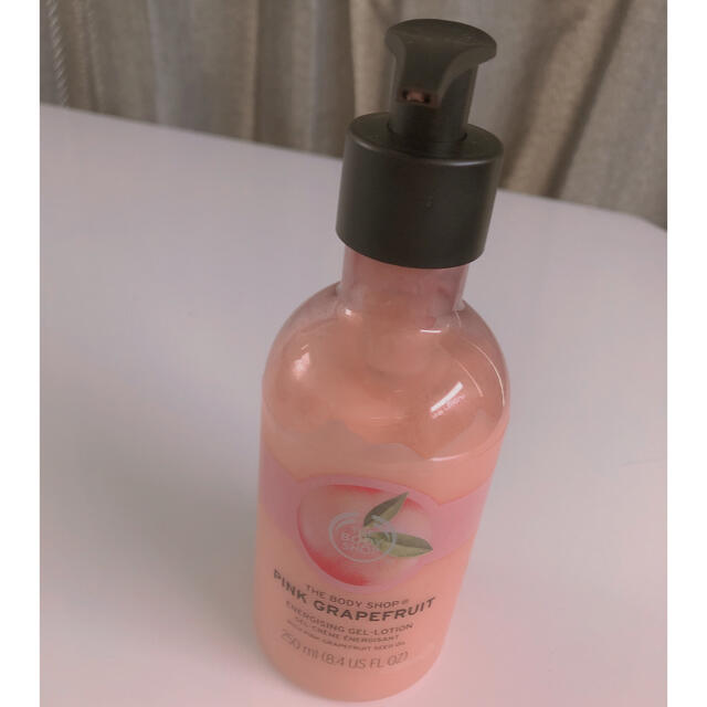 THE BODY SHOP(ザボディショップ)の【 THE BODY SHOP 】ジェルローション　ピンクグレープフルーツ コスメ/美容のボディケア(ボディクリーム)の商品写真