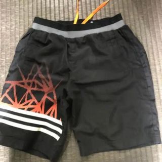 アディダス(adidas)の美品　アディダス　ハーフパンツ140(パンツ/スパッツ)