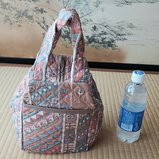 【未使用品】四角いキルティングバッグ レディースのバッグ(その他)の商品写真