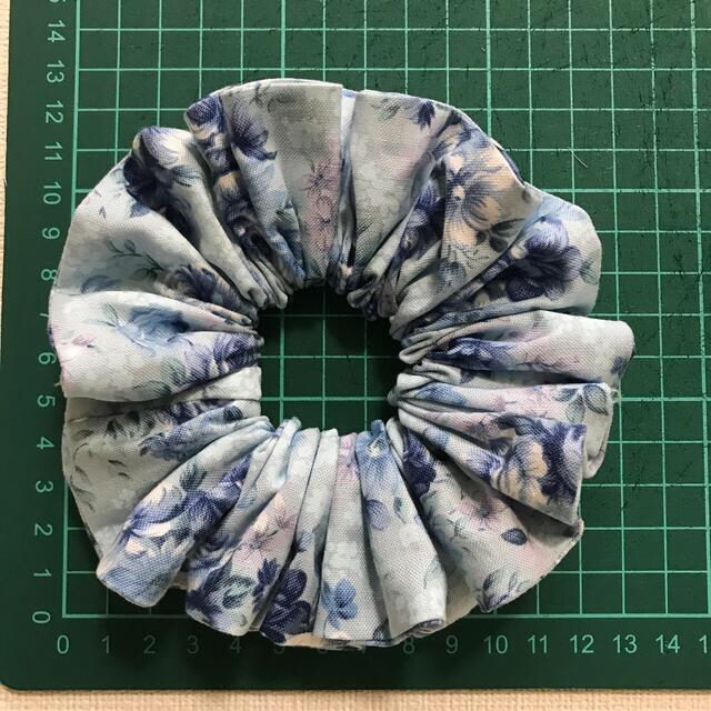 シュシュ No.13 300円の通販 by もふもふ's shop|ラクマ シュシュ No. 12 300円