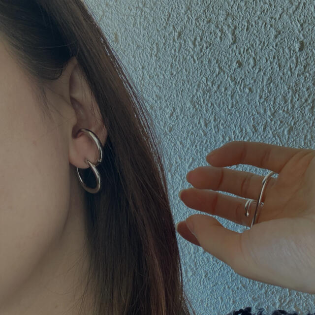 TOGA(トーガ)のdouble circle earring silver レディースのアクセサリー(ピアス)の商品写真