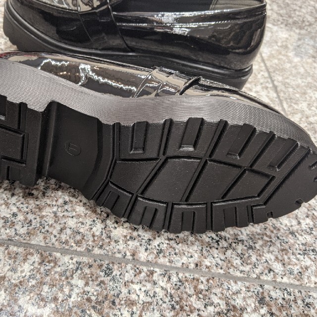 厚底ハートバックルエナメルローファーM革靴ロジータ系量産型地雷系ゴシックロリータ レディースの靴/シューズ(ローファー/革靴)の商品写真