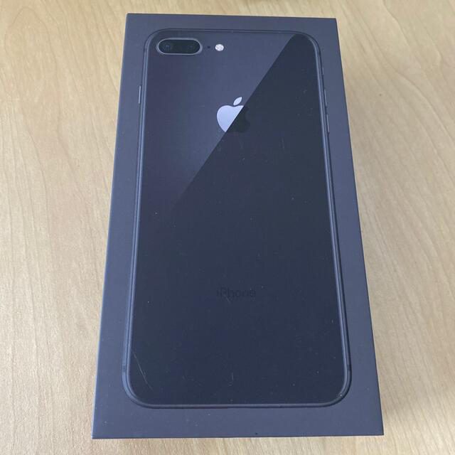 Apple(アップル)のシュラ様専用　iPhone8plus スペースグレイ　64GB スマホ/家電/カメラのスマートフォン/携帯電話(スマートフォン本体)の商品写真