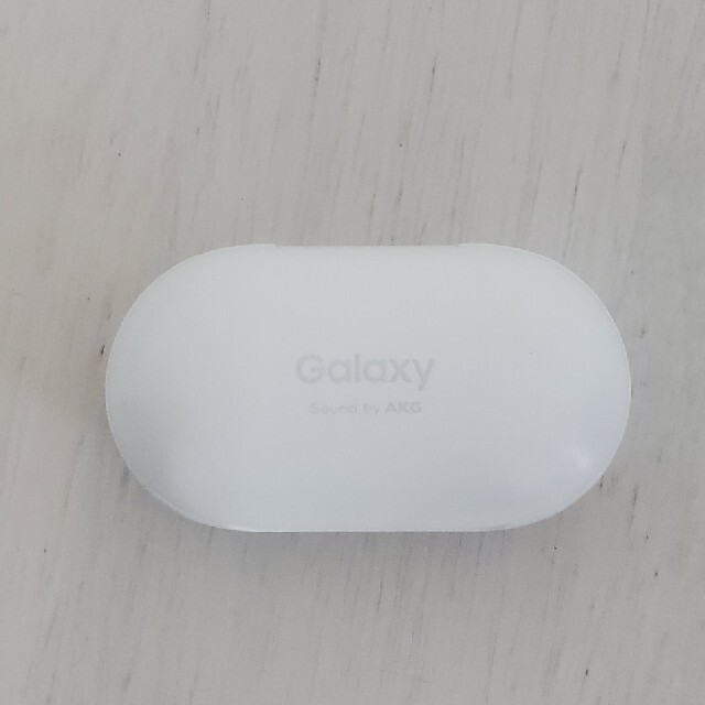 Galaxy(ギャラクシー)のGALAXY BUDS Bluetoothイヤフォン　最終値下げ！！ スマホ/家電/カメラのオーディオ機器(ヘッドフォン/イヤフォン)の商品写真