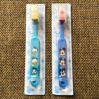 ディズニー(Disney)のミッキー  ドナルド　歯ブラシ　２本(歯ブラシ/歯みがき用品)