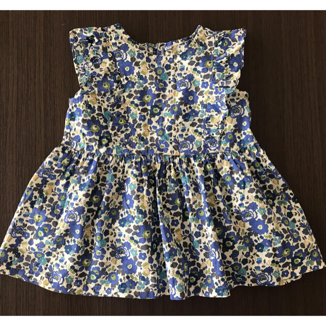 ベッツィ　サファイア　ショルダーフリルブラウス　チュニック　110 キッズ/ベビー/マタニティのキッズ服女の子用(90cm~)(ブラウス)の商品写真