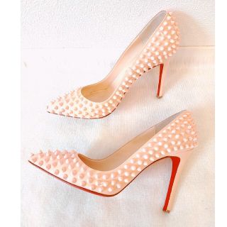 クリスチャンルブタン(Christian Louboutin)の美品♡Christian Louboutin スパイクパンプス(ハイヒール/パンプス)